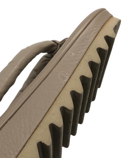 foot the coacher（フットザコーチャー）foot the coacher (フットザコーチャー) UNDERCOVER (アンダーカバー) shark sole leather setta ベージュ サイズ:8.5の古着・服飾アイテム