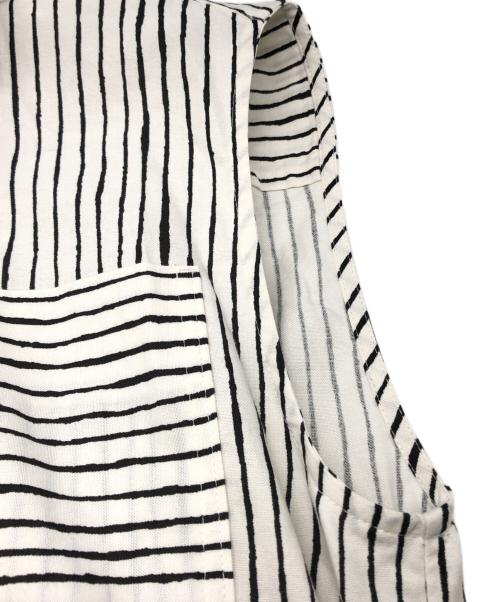 marimekko（マリメッコ）marimekko (マリメッコ) SIMPPELI AITA ストライプシャツワンピース ホワイト×ブラック サイズ:36 未使用品の古着・服飾アイテム