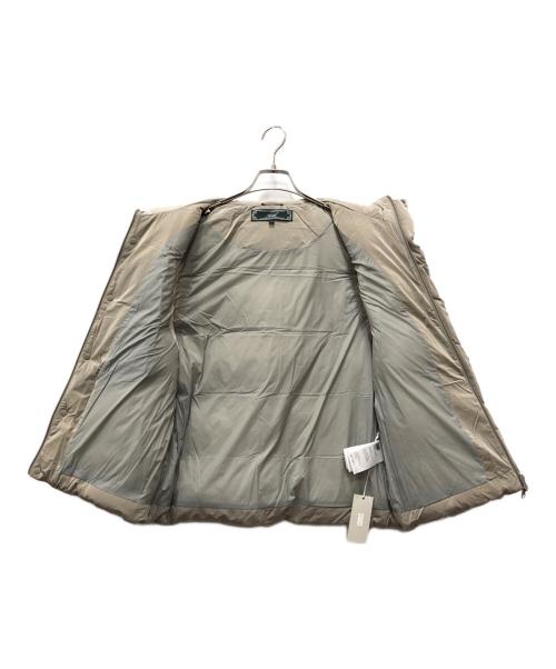 KITH（キス）KITH (キス) Wrinkle Nylon Midi Vest ベージュ サイズ:Sの古着・服飾アイテム