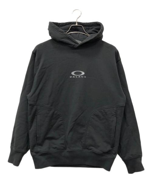 PALACE（パレス）PALACE (パレス) OAKLEY (オークリー) コラボロゴプルオーバーパーカー ブラック サイズ:Mの古着・服飾アイテム