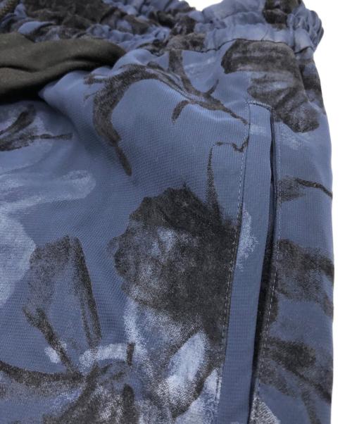 YOHJI YAMAMOTO（ヨウジヤマモト）YOHJI YAMAMOTO (ヨウジヤマモト) フラワープリント切替ワイドパンツ ブラック サイズ:1の古着・服飾アイテム