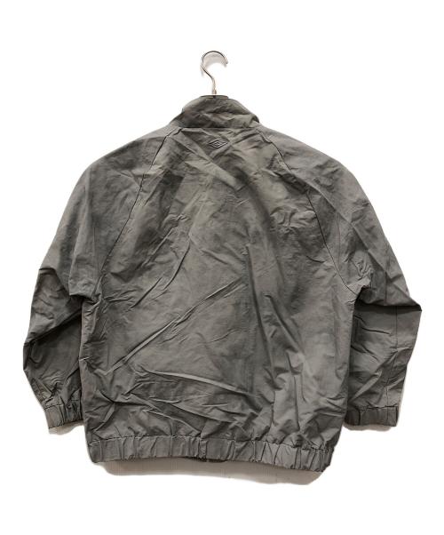 UMBRO（アンブロ）UMBRO (アンブロ) FREAK'S STORE (フリークスストア) カスタムナイロンジャケット グレー サイズ:Lの古着・服飾アイテム