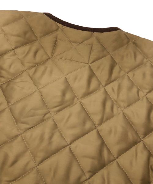 Traditional Weatherwear（トラディショナルウェザーウェア）Traditional Weatherwear (トラディショナルウェザーウェア) ノーカラーキルティングコート ベージュ サイズ:36の古着・服飾アイテム