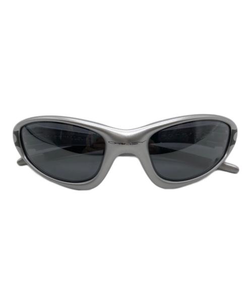 OAKLEY（オークリー）OAKLEY (オークリー) サングラス シルバーの古着・服飾アイテム