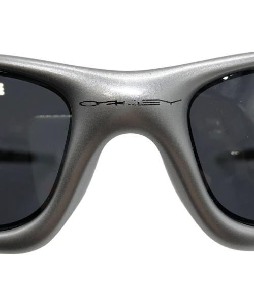OAKLEY（オークリー）OAKLEY (オークリー) サングラス シルバーの古着・服飾アイテム