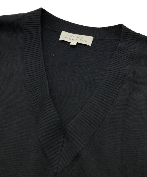 STUDIO NICHOLSON（スタジオ ニコルソン）STUDIO NICHOLSON (スタジオ ニコルソン) 12ゲージニットベスト ブラック サイズ:Mの古着・服飾アイテム