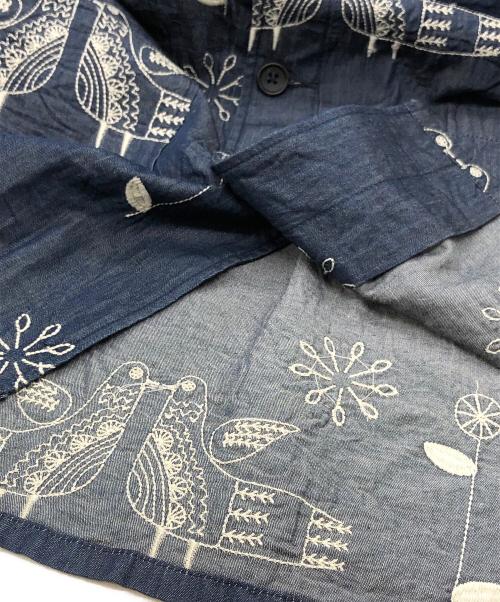 Engineered Garments（エンジニアドガーメンツ）Engineered Garments (エンジニアドガーメンツ) バード刺繍デイトンシャツ インディゴ サイズ:M 未使用品の古着・服飾アイテム