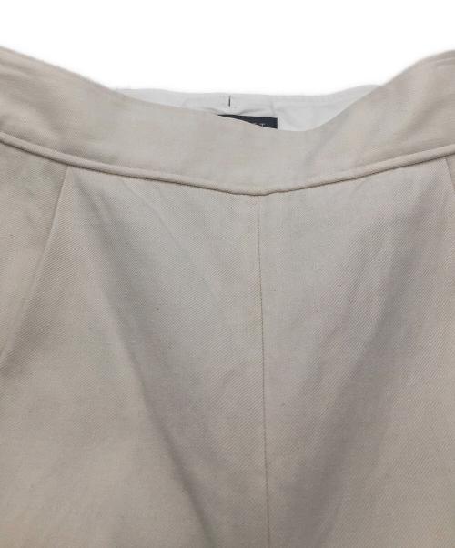 MARGARET HOWELL（マーガレットハウエル）MARGARET HOWELL (マーガレットハウエル) タックパンツ ホワイト サイズ:3 未使用品の古着・服飾アイテム