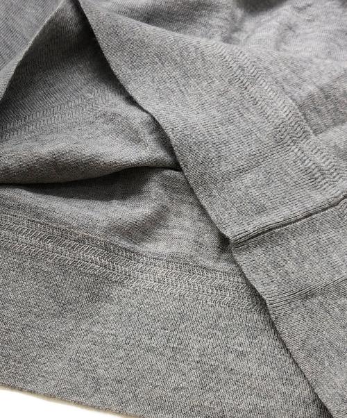 1piu1uguale3（ウノピュウノウグァーレトレ）1piu1uguale3 (ウノピュウノウグァーレトレ) 薄手ニット グレー サイズ:3の古着・服飾アイテム