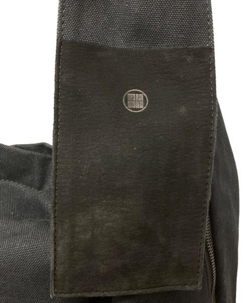 yorozu（ヨロズ）yorozu (ヨロズ) タスキショルダーバッグ ブラックの古着・服飾アイテム