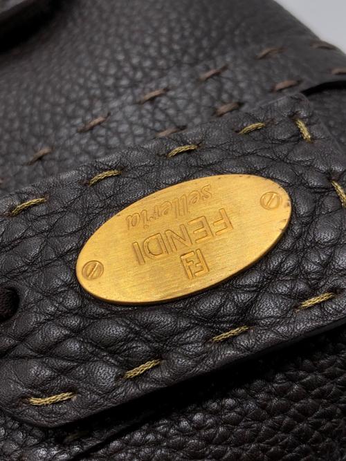 FENDI（フェンディ）FENDI (フェンディ) ハンドバッグ ブラウンの古着・服飾アイテム