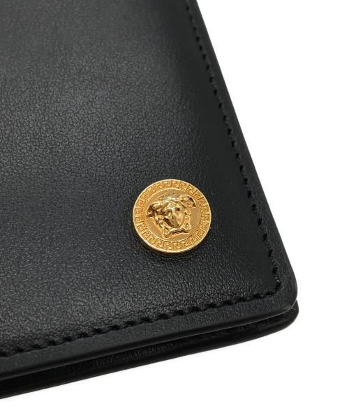 VERSACE（ヴェルサーチェ）VERSACE (ヴェルサーチェ) 2つ折り財布 ブラックの古着・服飾アイテム
