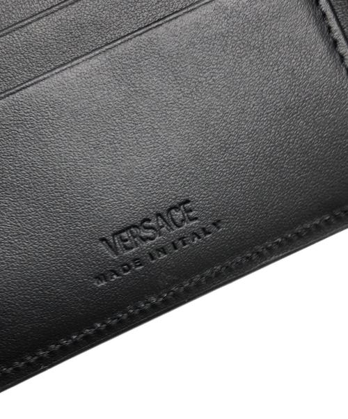 VERSACE（ヴェルサーチェ）VERSACE (ヴェルサーチェ) 2つ折り財布 ブラックの古着・服飾アイテム