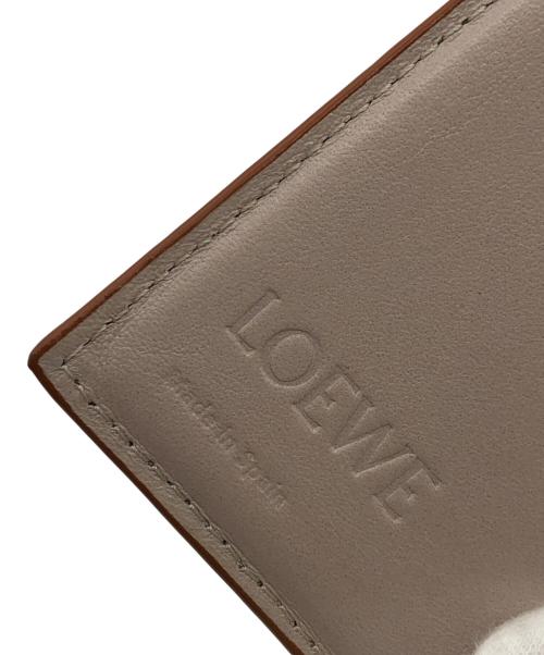 LOEWE（ロエベ）LOEWE (ロエベ) 3つ折り財布 ベージュの古着・服飾アイテム
