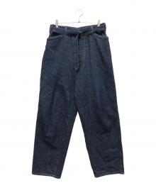 COMOLI（コモリ）の古着「ベルテッドパンツデニムパンツ」｜インディゴ