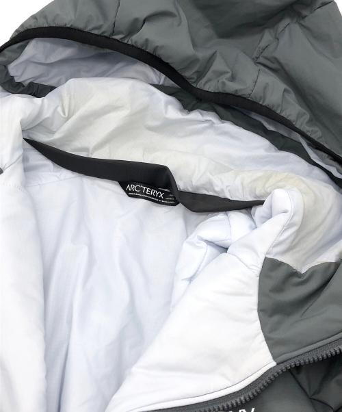 ARC'TERYX（アークテリクス）ARC'TERYX (アークテリクス) Atom AR Hoodie グレー サイズ:Mの古着・服飾アイテム