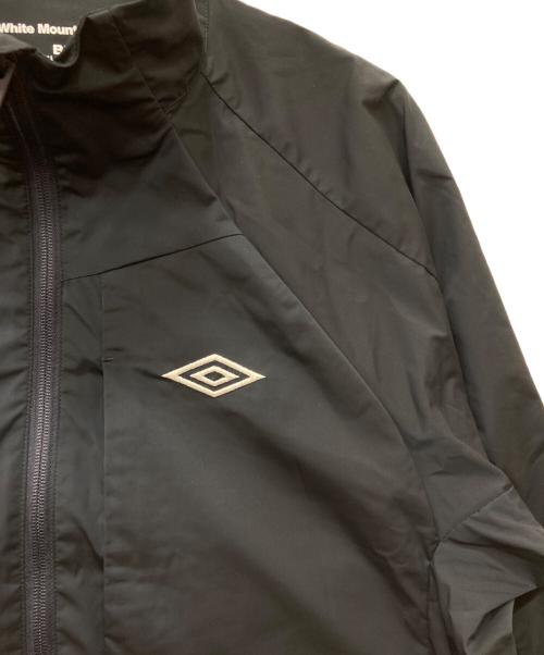 WHITE MOUNTAINEERING（ホワイトマウンテ二アニング）WHITE MOUNTAINEERING (ホワイトマウンテ二アニング) UMBRO (アンブロ) BLOUSON JACKET ネイビー サイズ:Sの古着・服飾アイテム