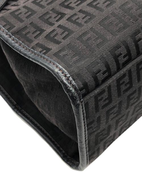 FENDI（フェンディ）FENDI (フェンディ) ズッカハンドバッグ ブラウン サイズ:下記参照の古着・服飾アイテム