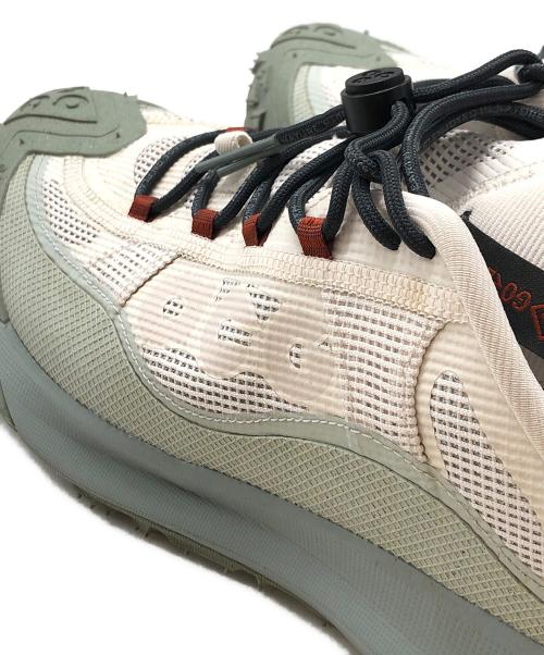 NIKE ACG（ナイキエーシージー）NIKE ACG (ナイキエーシージー) MOUNTAIN FLY 2 LOW GTX ホワイト サイズ:27cmの古着・服飾アイテム