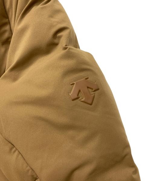 DESCENTE ALLTERRAIN（デザイント オルテライン）Descente ALLTERRAIN (デザイント オルテライン) 水沢ダウンジャケット ベージュ サイズ:Lの古着・服飾アイテム