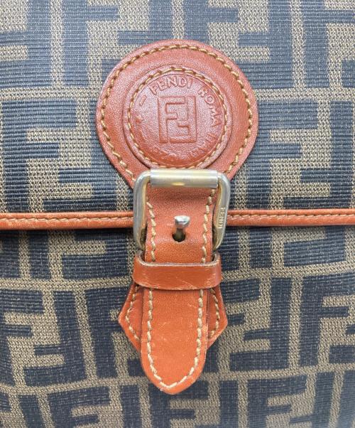 FENDI（フェンディ）FENDI (フェンディ) ズッカショルダーバッグ ベージュの古着・服飾アイテム