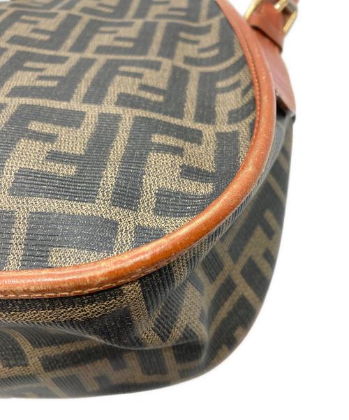 FENDI（フェンディ）FENDI (フェンディ) ズッカショルダーバッグ ベージュの古着・服飾アイテム