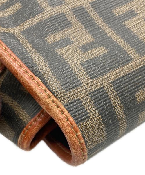 FENDI（フェンディ）FENDI (フェンディ) ズッカショルダーバッグ ベージュの古着・服飾アイテム