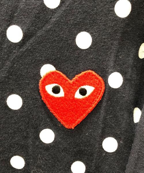 PLAY COMME des GARCONS（プレイコムデギャルソン）PLAY COMME des GARCONS (プレイコムデギャルソン) Polka Dots Long Sleeve T-Shirt With Red Emblem ネイビー サイズ:ＸＳの古着・服飾アイテム