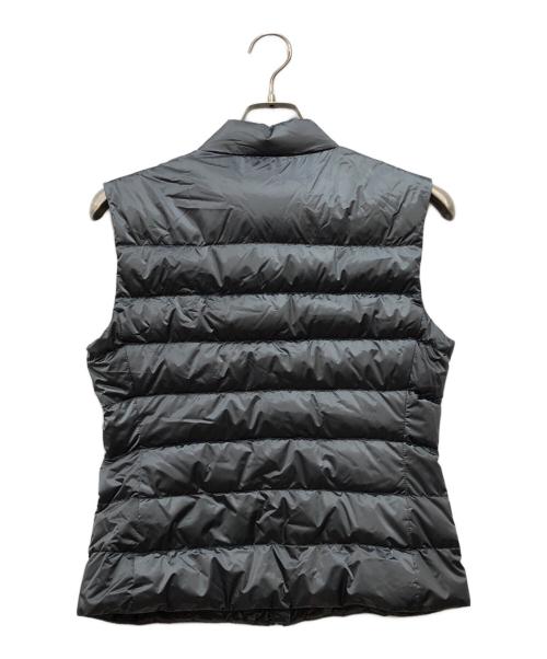 PRADA SPORTS（プラダスポーツ）PRADA SPORTS (プラダスポーツ) プレート付キダウンベスト カーキ サイズ:42の古着・服飾アイテム