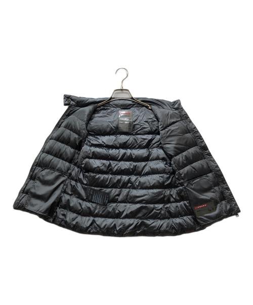 PRADA SPORTS（プラダスポーツ）PRADA SPORTS (プラダスポーツ) プレート付キダウンベスト カーキ サイズ:42の古着・服飾アイテム