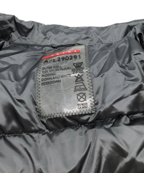 PRADA SPORTS（プラダスポーツ）PRADA SPORTS (プラダスポーツ) プレート付キダウンベスト カーキ サイズ:42の古着・服飾アイテム
