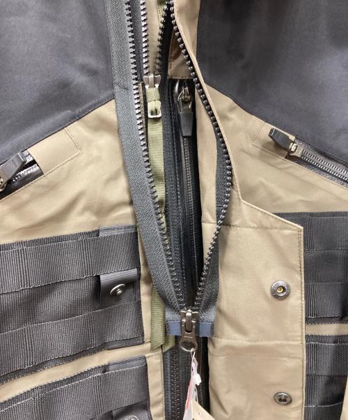 ACRONYM（アクロニウム）ACRONYM (アクロニウム) Interrops Jacket オリーブ×ブラック サイズ:Sの古着・服飾アイテム