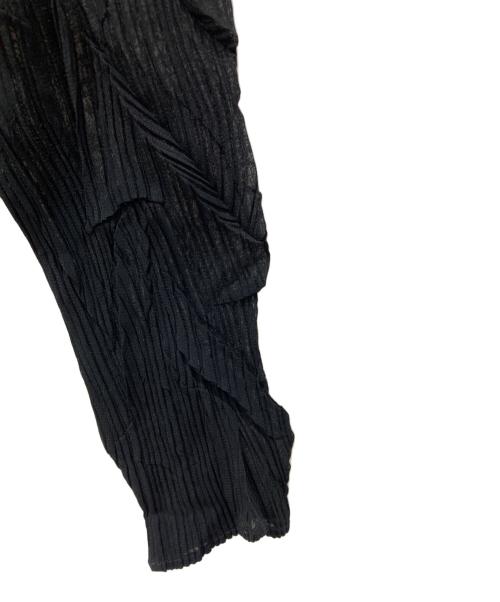 ISSEY MIYAKE（イッセイミヤケ）ISSEY MIYAKE (イッセイミヤケ) プリーツハイネックカットソー ブラック サイズ:Ｍの古着・服飾アイテム