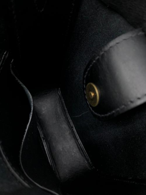 IL BISONTE（イル ビゾンテ）IL BISONTE (イル ビゾンテ) レザーミニショルダーバッグ ブラックの古着・服飾アイテム