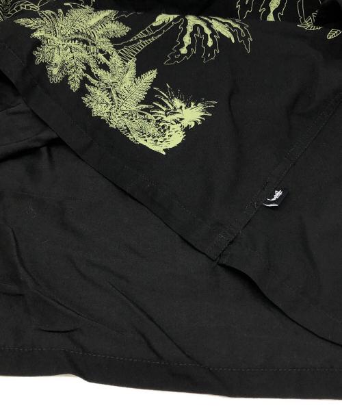 stussy（ステューシー）stussy (ステューシー) Palm Tree S/S SHIRT ブラック×グリーン サイズ:XLの古着・服飾アイテム