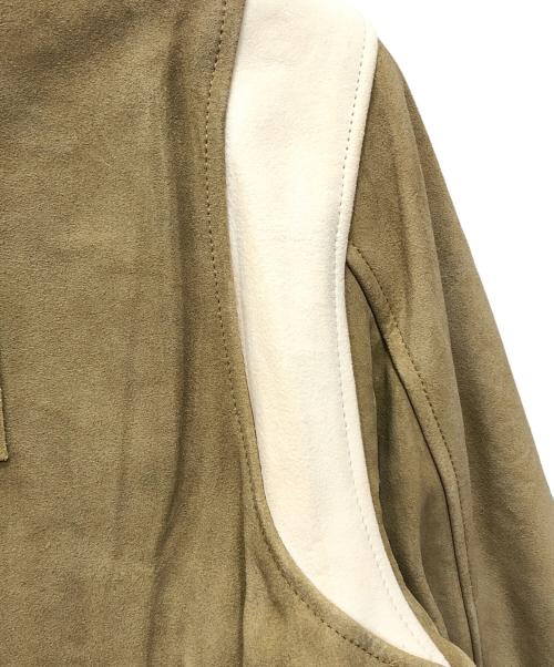 KITH（キス）KITH (キス) BMW (ビーエムダブリュー) M3 SUEDE BOMBER JACKET ベージュ サイズ:Lの古着・服飾アイテム