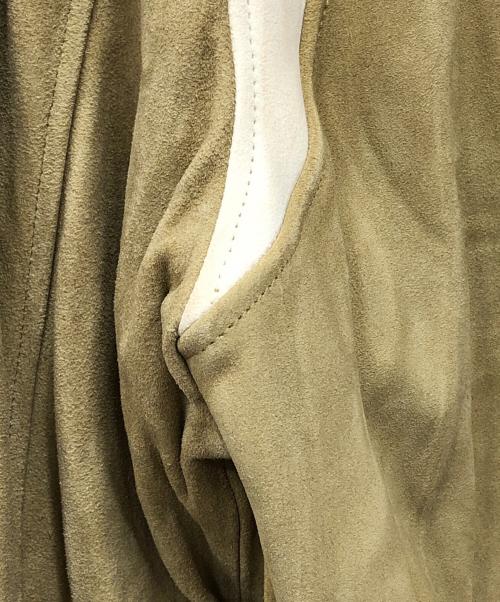 KITH（キス）KITH (キス) BMW (ビーエムダブリュー) M3 SUEDE BOMBER JACKET ベージュ サイズ:Lの古着・服飾アイテム