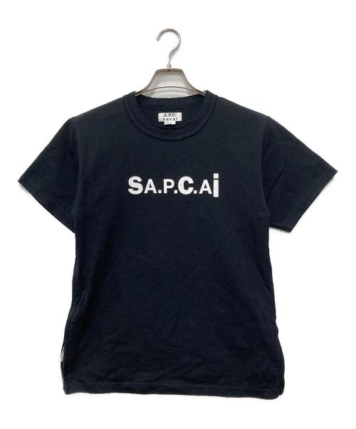 sacai（サカイ）sacai (サカイ) A.P.C. (アーペーセー) ロゴプリントTシャツ ブラック サイズ:Sの古着・服飾アイテム