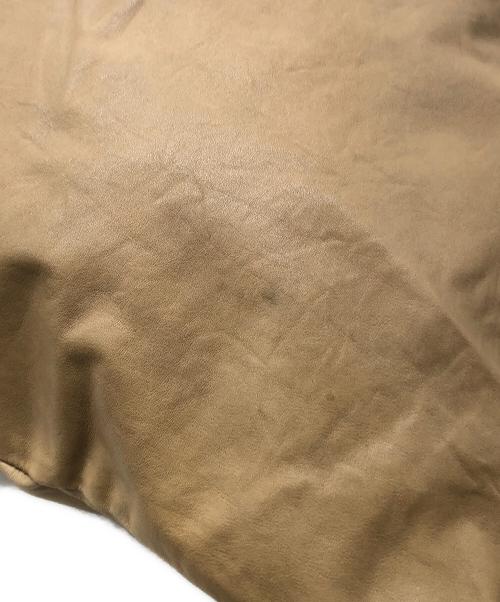 ARTS&SCIENCE（アーツアンドサイエンス）ARTS&SCIENCE (アーツアンドサイエンス) レザーショルダーバッグ ベージュ サイズ:下記参照の古着・服飾アイテム