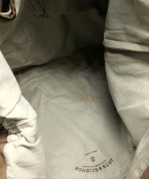 ARTS&SCIENCE（アーツアンドサイエンス）ARTS&SCIENCE (アーツアンドサイエンス) レザーショルダーバッグ ベージュ サイズ:下記参照の古着・服飾アイテム