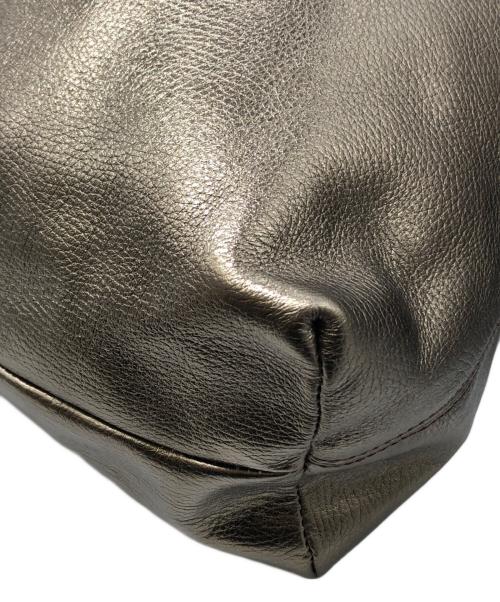 AULENTTI（オウレンティ）AULENTTI (オウレンティ) トライアングルバッグ ゴールド サイズ:下記参照の古着・服飾アイテム