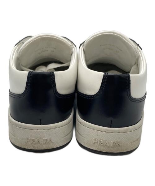 PRADA（プラダ）PRADA (プラダ) ローカットスニーカー ホワイト サイズ:37の古着・服飾アイテム
