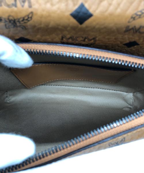 MCM（エムシーエム）MCM (エムシーエム) Soft Berlin Visetos Crosbody Bag ベージュの古着・服飾アイテム