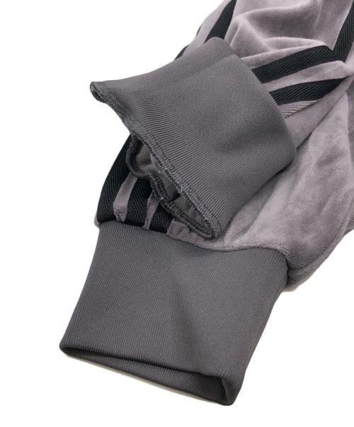 adidas（アディダス）adidas (アディダス) SST アディカラー ベロア トラックトップ グレー サイズ:2XLの古着・服飾アイテム