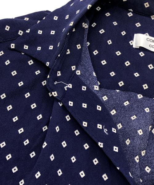 COMME des GARCONS COMME des GARCONS（コムデギャルソン コムデギャルソン）COMME des GARCONS COMME des GARCONS (コムデギャルソン コムデギャルソン) 総柄レーヨンS/Sシャツ ネイビー サイズ:Mの古着・服飾アイテム