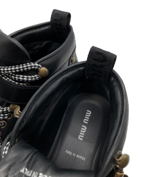 MIU MIU（ミュウミュウ）MIU MIU (ミュウミュウ) RIDGED SOLE BIKER BOOTS ブラック サイズ:36 1/2の古着・服飾アイテム