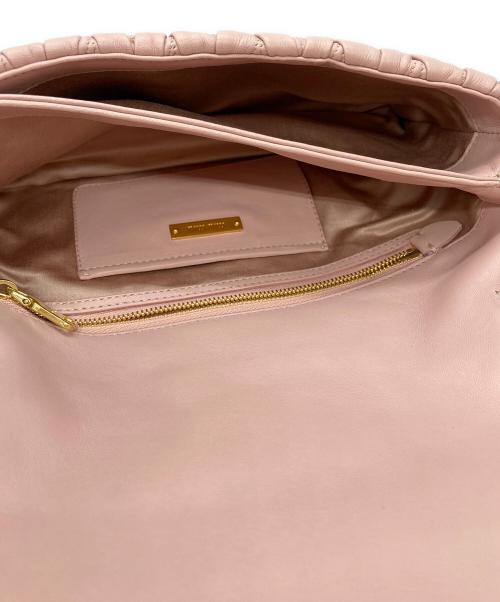 MIU MIU（ミュウミュウ）MIU MIU (ミュウミュウ) マテラッセショルダーバッグ ピンクの古着・服飾アイテム