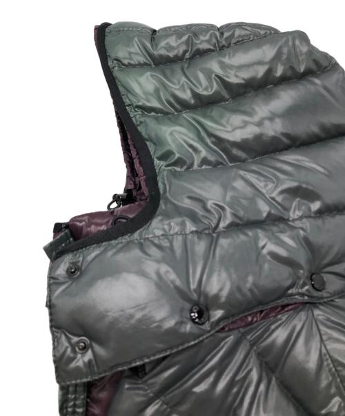 MONCLER（モンクレール）MONCLER (モンクレール) BADYダウンジャケット グリーン×パープルの古着・服飾アイテム