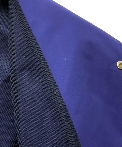 UNDERCOVER（アンダーカバー）UNDERCOVER (アンダーカバー) CAN (キャン・グループ) プリントナイロンコーチジャケット ネイビー サイズ:2の古着・服飾アイテム