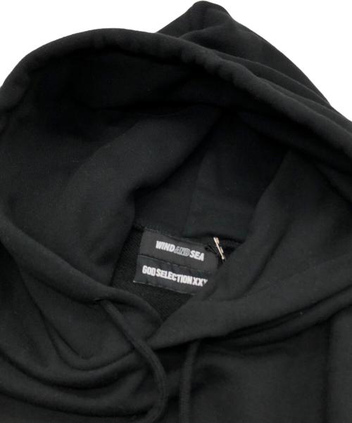 WIND AND SEA（ウィンダンシー）WIND AND SEA (ウィンダンシー) GOD SELECTION XXX (ゴッドセレクショントリプルエックス) コラボプルオーバーパーカー ブラック サイズ:S 未使用品の古着・服飾アイテム